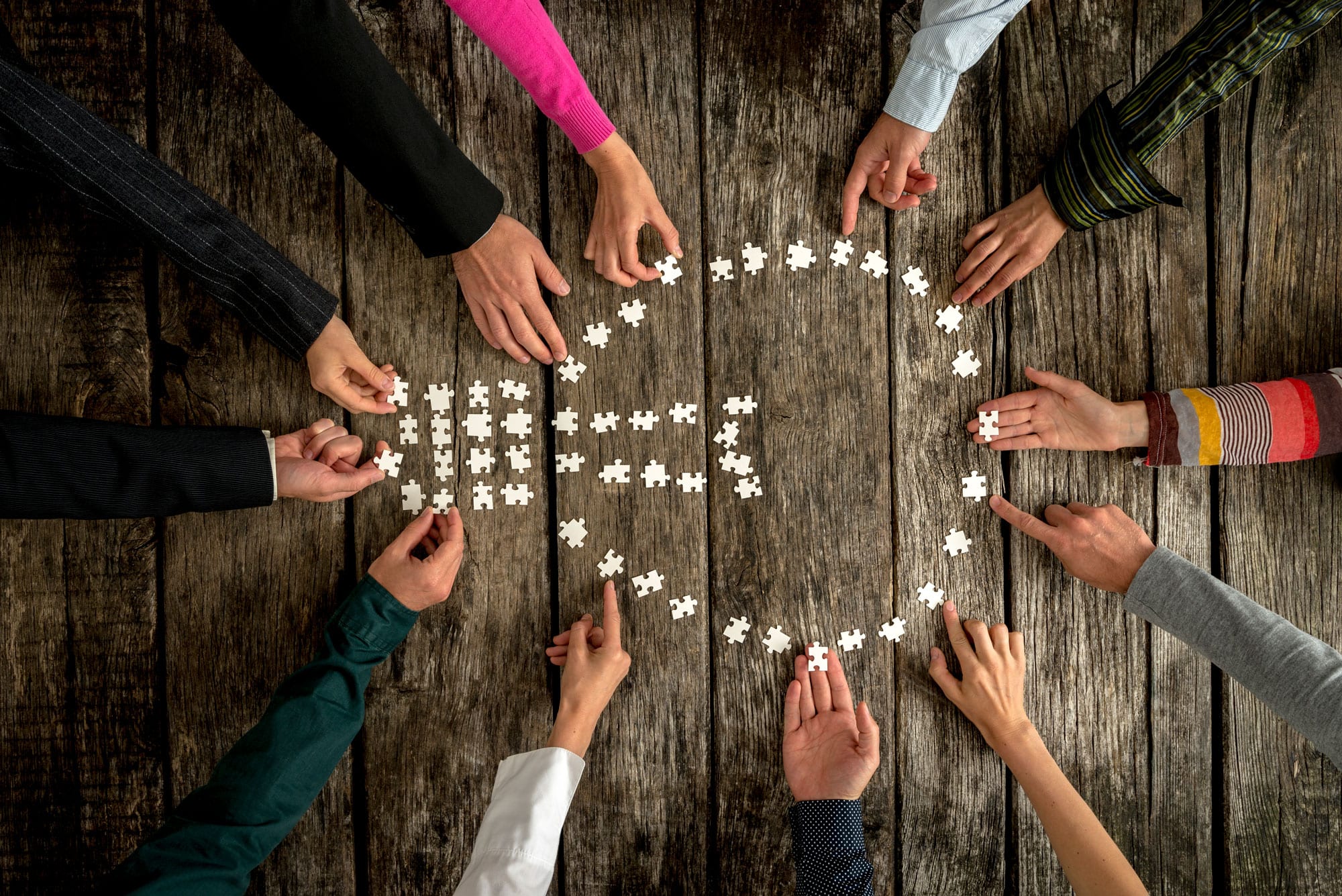 teamwork-and-cooperation-concept-P8YFR93